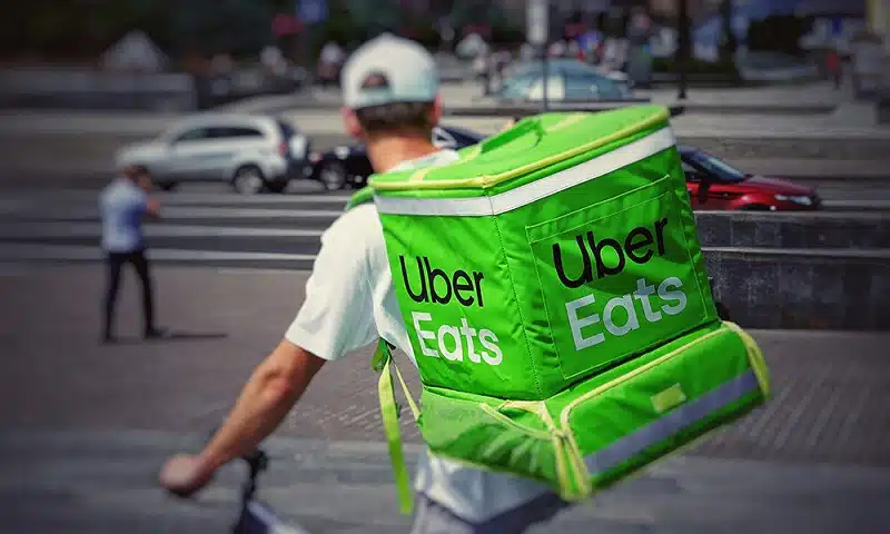 Combien gagne un livreur Uber Eats?