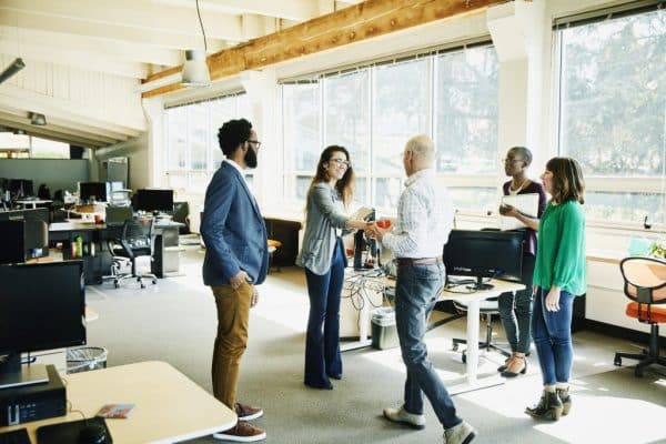 Quelle est la différence entre une entreprise industrielle et une entreprise commerciale ?