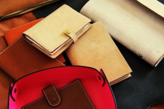 Pourquoi choisir des cadeaux d’affaire en cuir pour marquer les esprits ?